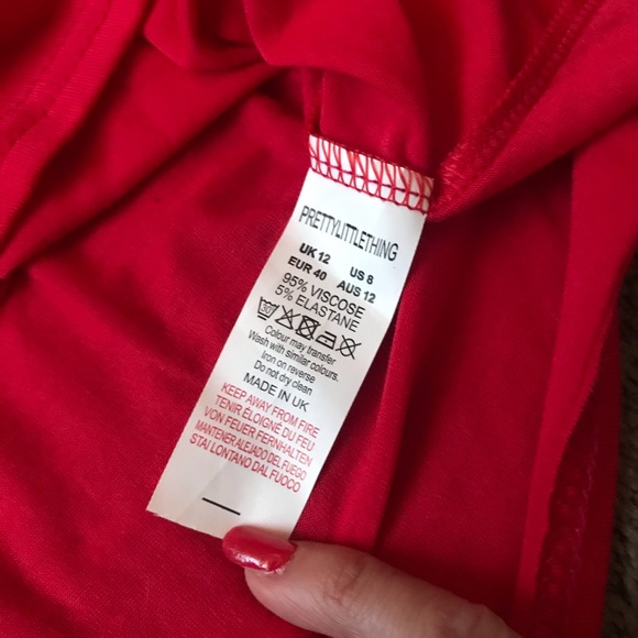 PrettyLittleThing Basic Roll Sleeve Crop T-Shirt - Picture 7 of 9